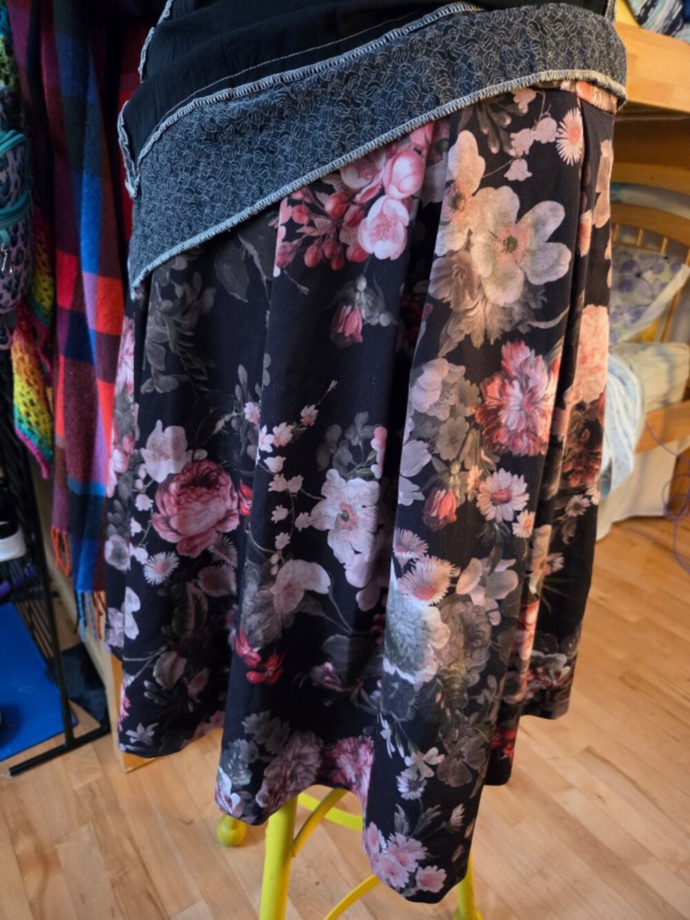 TRISTAN flower skirt size 10